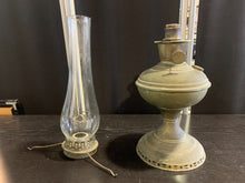 Load image into Gallery viewer, 1915-16 Aladdin (Mantle Lamp CO. of USA) Model N95 w/ Glass Insert &amp; Lamp Shade
