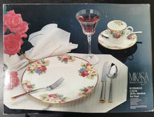 Load image into Gallery viewer, Mikasa Bone China Rosemead CAE 16 - 20 Pieces Service For 4
