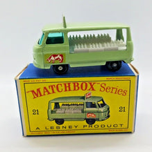 Load image into Gallery viewer, Matchbox Series No. 21 Milk Delivery Truck (1960 Lesney Product)
