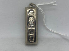 Load image into Gallery viewer, 1977 Queen Elizabeth, 1oz Sterling Silver Pendant - Marked 92.5
