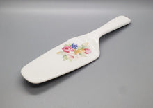 Load image into Gallery viewer, Mikasa Bone China - Rosemead Pattern - Solid Pie / Cake Server
