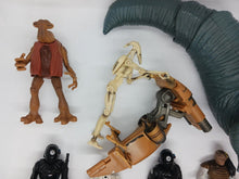 Load image into Gallery viewer, Star Wars: Power of the Force - Assorted Lot of Action Figures &amp; Weapons
