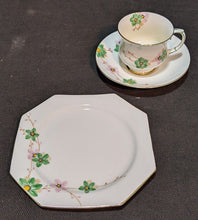 Load image into Gallery viewer, 1935 PARAGON Bone China Dessert Set For 5 - Green &amp; Pink Flowers
