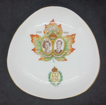 Load image into Gallery viewer, Assorted Set of Bone China Plates, Queen Elizabeth II, Lady Diana Spencer
