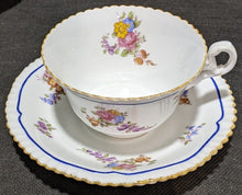 Load image into Gallery viewer, 4 Spode Copeland China Tea Cups &amp; Saucers - Briarwood
