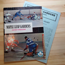 Load image into Gallery viewer, 1970 March 11 Maple Leafs Program Signed by Gordie Howe and More
