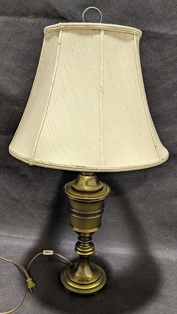 Beautiful Brass Table Lamp - Works