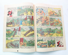 Load image into Gallery viewer, Walt Disney&#39;s Comics and Stories (1940 Dell/Gold Key/Gladstone Series) #193
