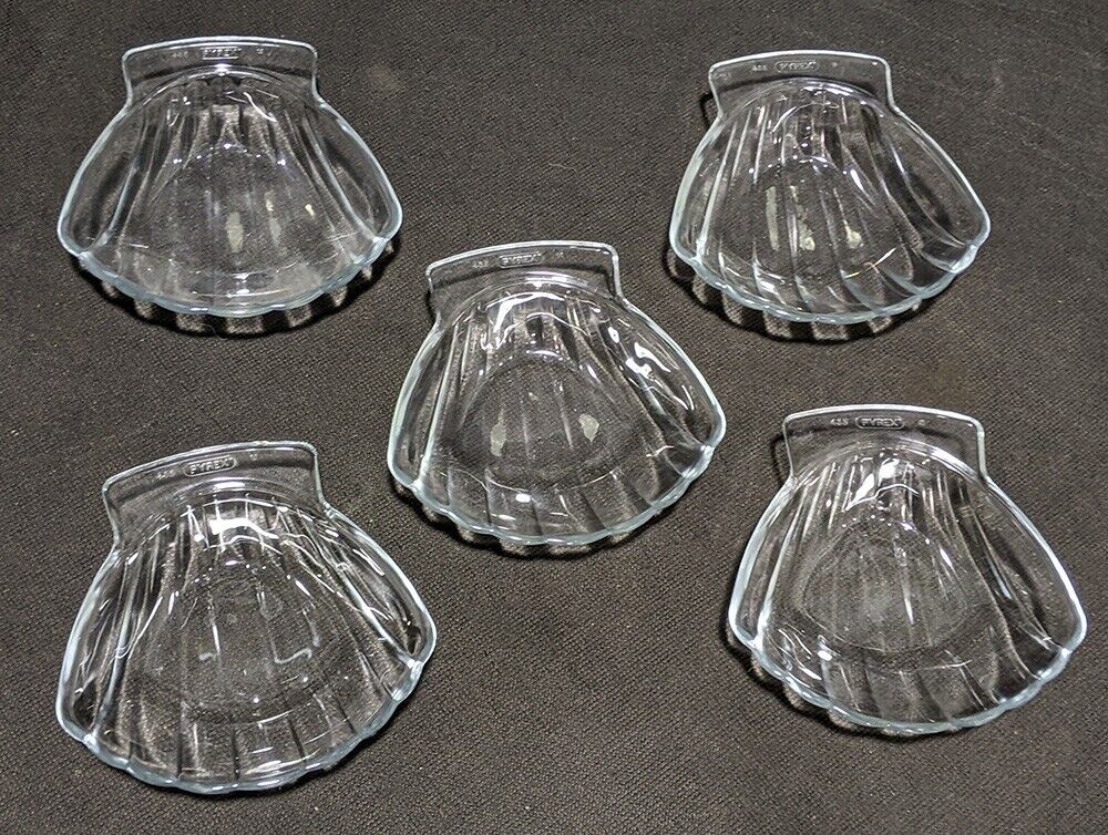 5 Vintage PYREX Scallop Shell Baking Dishes