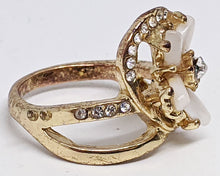 Load image into Gallery viewer, Gold Plated Costume Jewelry Ring - Size 5 1/2 - M.O.P Flower
